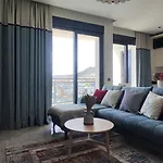 & Pool Family Duplex شقة *