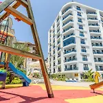 & Pool Family Duplex ألانيا