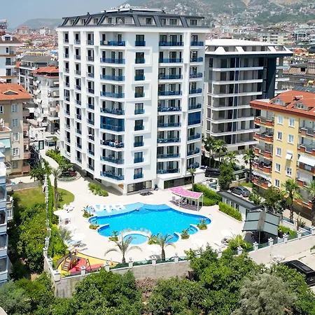 & Pool Family Duplex ألانيا