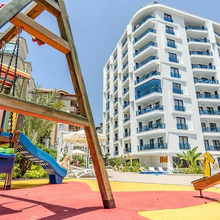 & Pool Family Duplex אלאניה