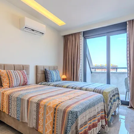 & Pool Family Duplex Appartement Alanya